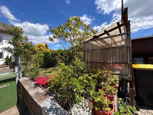 Blick in den Garten - Einfamilienhaus mit 160,00 m² in Berzhahn zum Kaufen