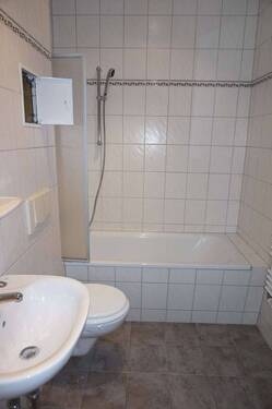 Bad - 3 Zimmer Etagenwohnung in Chemnitz