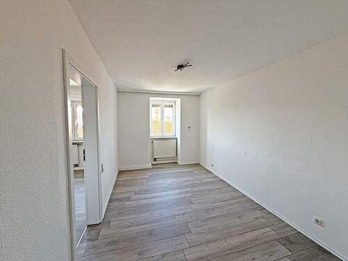 Schlafzimmer - 2 Zimmer Etagenwohnung zum Kaufen in Bamberg