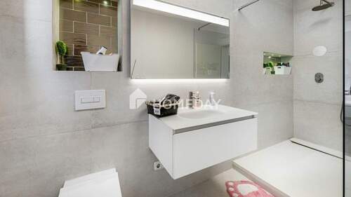 1. OG Badezimmer 1 - 