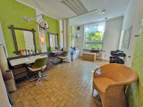 Hochparterre - Friseursalon - 
