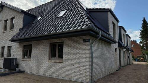 Nord-West-Seite - Neubau 4-Zimmer mit Terrasse in moderner DHH (KfW 40 EE) - hochwertige Ausstattung - 2,65?m DH