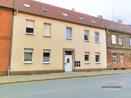 Hausansicht - 2-Raumwohnung im Dachgeschoss - 300,00 EUR Kaltmiete, ca.  40,00 m² Wohnfläche