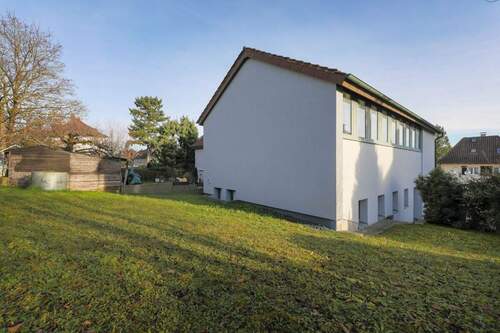 Rückansicht und Garten - Einfamilienhaus mit 222,30 m&sup2; in Pforzheim zum Kaufen