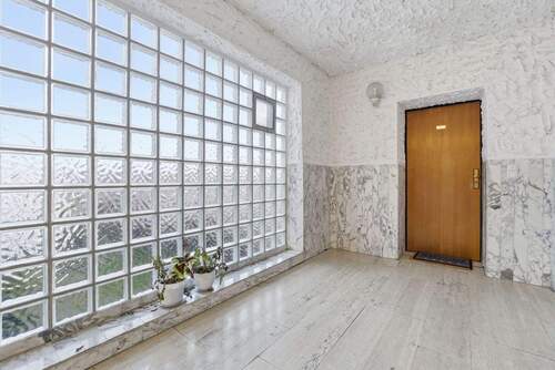 Wohnungseingang - 4 Zimmer Etagenwohnung zum Kaufen in Bergheim