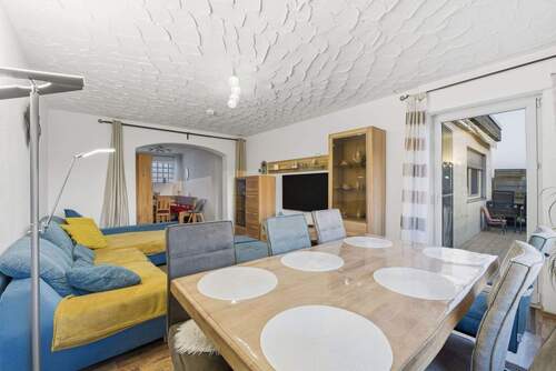 Wohnzimmer mit Essbereich - 