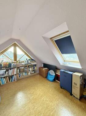 Büro oder Gästezimmer im Dachgeschoss - 