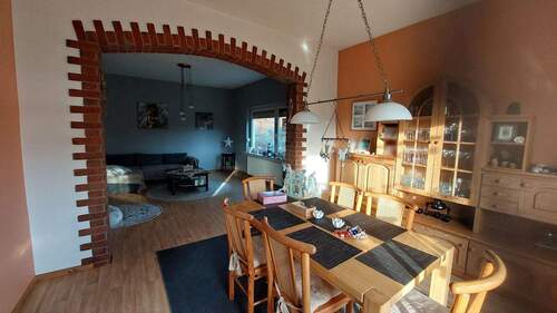 Wohn- und Esszimmer - 