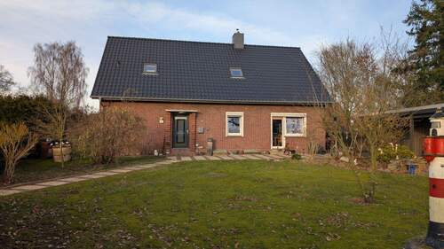 Einfamilienhaus in Zetel - Großzügiges Familienhaus in Zetel mit 1.974 m² Grundstück