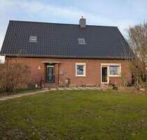 Großzügiges Familienhaus in Zetel mit 1.974 m² Grundstück