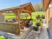 Terrasse auf der Südseite - 5 Zimmer Einfamilienhaus in Eßbach