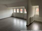 Wohnzimmer - 3 Zimmer Etagenwohnung zur Miete in Erfurt
