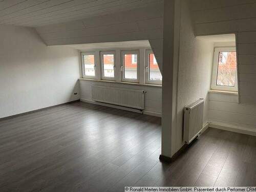 Wohnzimmer - 3 Zimmer Etagenwohnung zur Miete in Erfurt