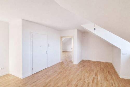 Zimmer 1 - 5 Zimmer Etagenwohnung zur Miete in München