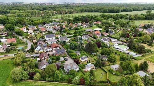 Hausansicht von oben mit Umgebung - 