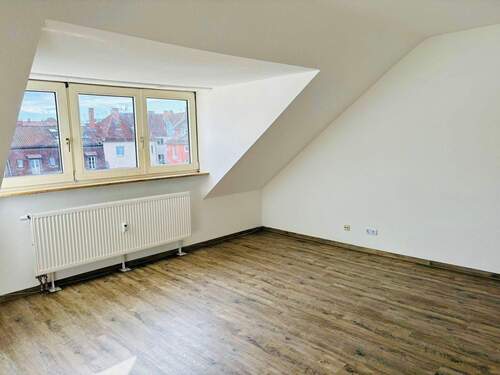 Wohnzimmer - Schöne und helle 2-Zimmer-Wohnung in zentraler Lage