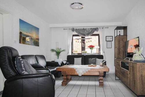 Wohnzimmer - 6 Zimmer Doppelhaushälfte in Moers