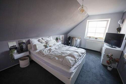 1b33b8bf-84ce-4c42-b2cc-0309f10c20ff - 