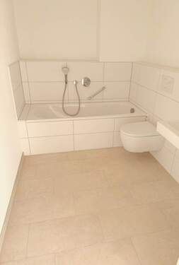 Badezimmer Beispiel - Etagenwohnung mit 90,60 m&sup2; in Singen zur Miete