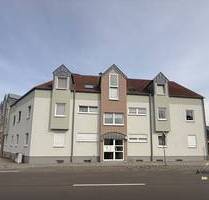 Charmante 2,5 Zimmer Dachgeschosswohnung mit Balkon und Stellplatz - Bitterfeld-Wolfen OT Wolfen