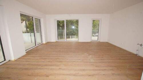 Wohnen - Neubau! Moderne 3 Zimmer-Wohnung mit Balkon
