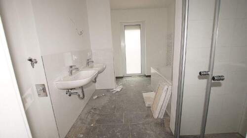 BAd - Etagenwohnung mit 91,00 m² in Straubing zur Miete