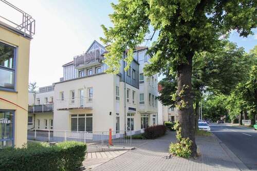 Hausansicht straßenseitig - **Terrassenwohnung** perfekt als Investment in zentrumsnaher Lage