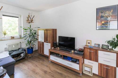 Wohn- und Schlafzimmer - Etagenwohnung mit 42,20 m² in Dresden zum Kaufen