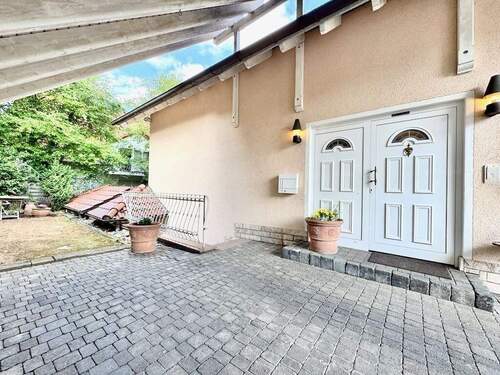 überdacht und geschützt - 