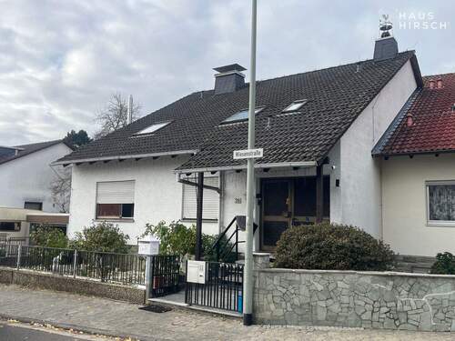 Front zur Staße - MFH _ Wohnen am Rande vom Taunus