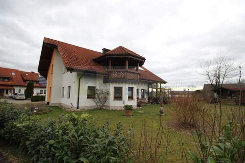 Hinteransicht - 6 Zimmer Mehrfamilienhaus, Wohnhaus zum Kaufen in Hohentengen am Hochrhein / Herdern