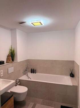 Bad Wanne - Etagenwohnung mit 67,00 m&sup2; in Leipzig zur Miete