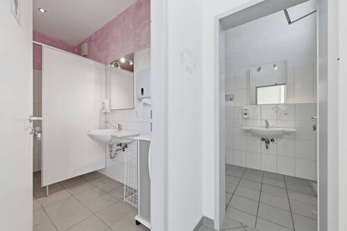 WC Zwischengeschoss Frauen - 