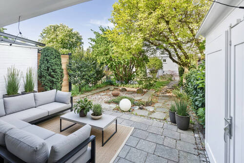 Terrasse KI Möblierungsvorschlag - 5 Zimmer Reihenmittelhaus in Ismaning