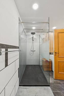 Dusche - Etagenwohnung mit 90,00 m&sup2; in Murr zum Kaufen