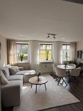 Bild 1 - 2-Zi-Whg + Terrasse + neue Fenster - Küche - 3 Geh Minuten zur City + renoviert