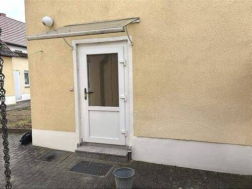 Eingangstür Nebengebäude mit Gästewohnung - 