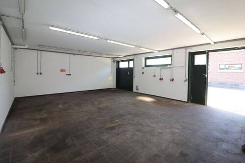 Festes Werkstattgebäude innen - 