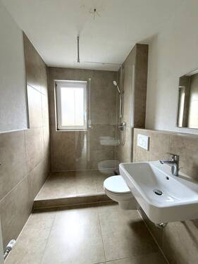 Badezimmer - 2 Zimmer Etagenwohnung in Pleidelsheim