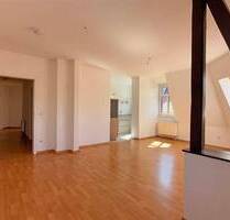 2 Zimmer-Dachgeschosswohnung mit Einbauküche unweit des Riveufers! - Halle Giebichenstein 2 Zimmer-Dachgeschosswohnung mit Einbauküche unweit des Riveufers! - Halle Giebichenstein
