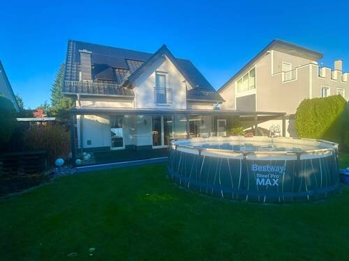 Garten mit PV Anlage - 5 Zimmer Einfamilienhaus in Bielefeld