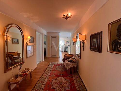 Flur/Diele - Etagenwohnung mit 117,00 m&sup2; in Baden-Baden / Lichtental zum Kaufen