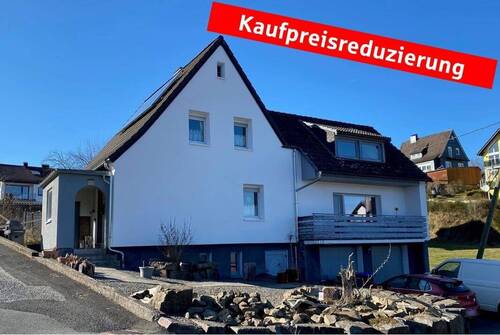 Kaufpreisreduzierung / Straßenansicht - 4 Zimmer Einfamilienhaus zum Kaufen in Bad Berleburg