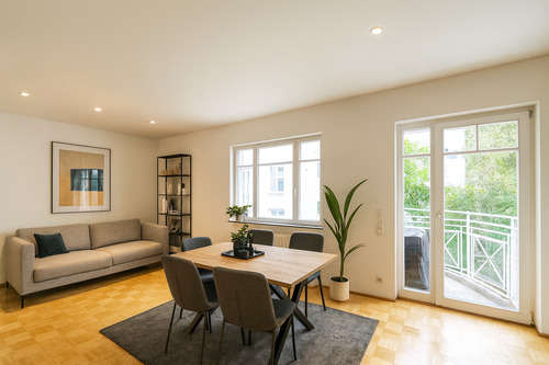 Wohnbereich mit Zugang zum Garten - 