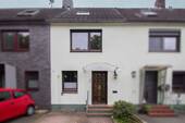 Aussenansicht Eingang - 5 Zimmer Reihenmittelhaus zum Kaufen in Neu Wulmstorf