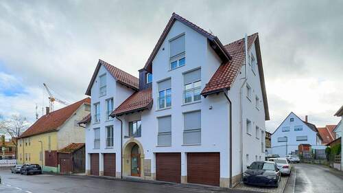 Außenansicht - Sindelfingen-Darmsheim: Moderne 3-Zimmer-Wohnung mit Balkon, Aufzug und Garage