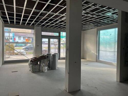 Erdgeschoss Gewerbeeinheit links - Gewerbeobjekt (Büro, Produktion, Verkauf) in Weinstadt