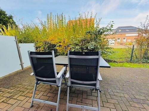 Terrasse - 1 Zimmer Mehrfamilienhaus, Wohnhaus in Norden