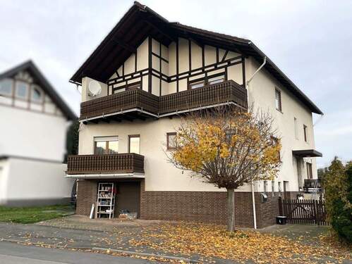 Bild 1 - Wallau: Großes Wohnhaus mit sonnigem Garten