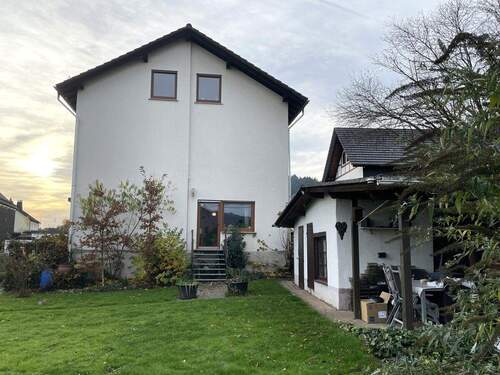 Bild 3 - 6 Zimmer Einfamilienhaus in Biedenkopf / Wallau (Lahn)